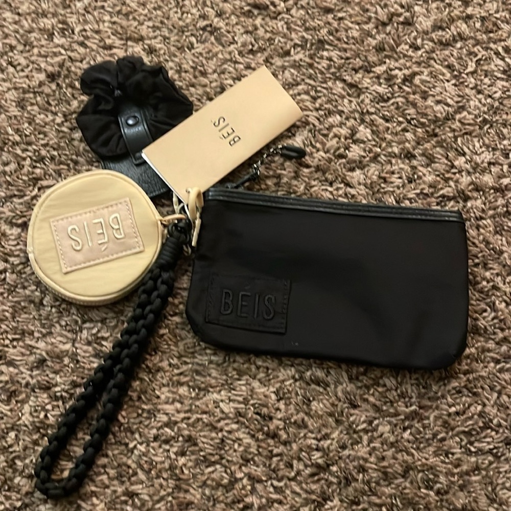 BEIS - The Wristlet Set